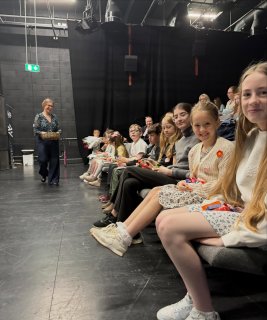 Our amazing tutor, Edita, hosted a wonderful concert on Saturday for her students, where they had the chance to share their musical journey with friends and family.
A huge thank you to everyone who joined us for this event! See you all again in September 🎶✨